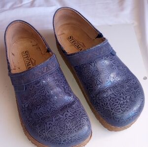 Stegmann Embossed Leather Clog Blue